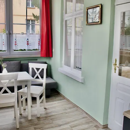 Strandvogtei Sellin - Ferienwohnung 1 - Gemuetliches Apartment In Zentraler Lage Экстерьер фото